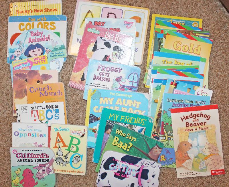 lot 9353 image: Lot of Assorted Toddler Books