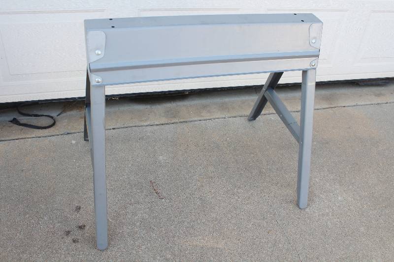 lot 9387 image: Folding Metal Saw Horse