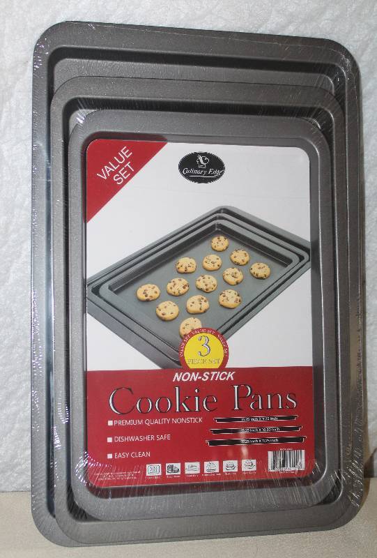 lot 9395 image: 3 Piece Set of Non-Stick Cookie Sheets