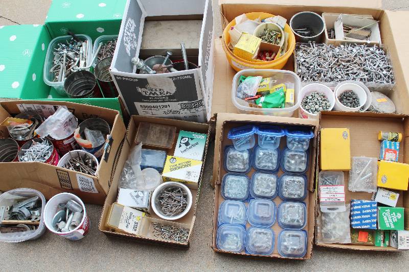 lot 9447 image: Mixed Lots of Assorted Hardware - save trips to the hardware store