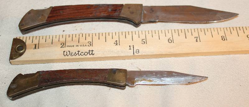 lot 9456 image: Lot of 2 Lock-back Knives - see photos for sizes - COOL