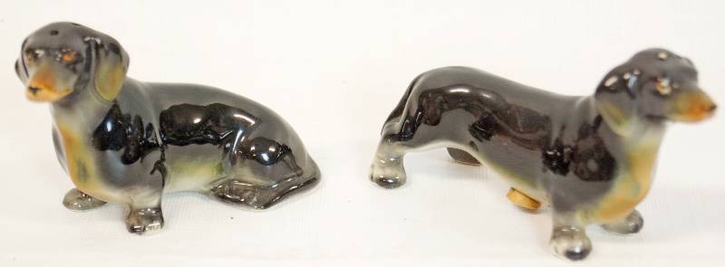 lot 3381 image: Ceramic Dog Salt and Pepper Shaker Set - Made in Japan