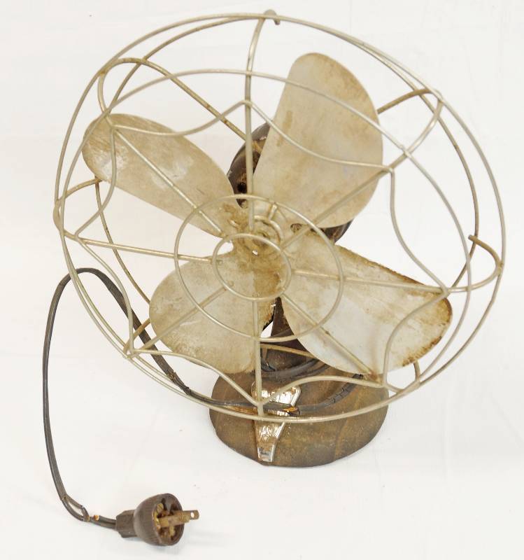 lot 3384 image: Vintage Metal Rotary Fan - See Photos