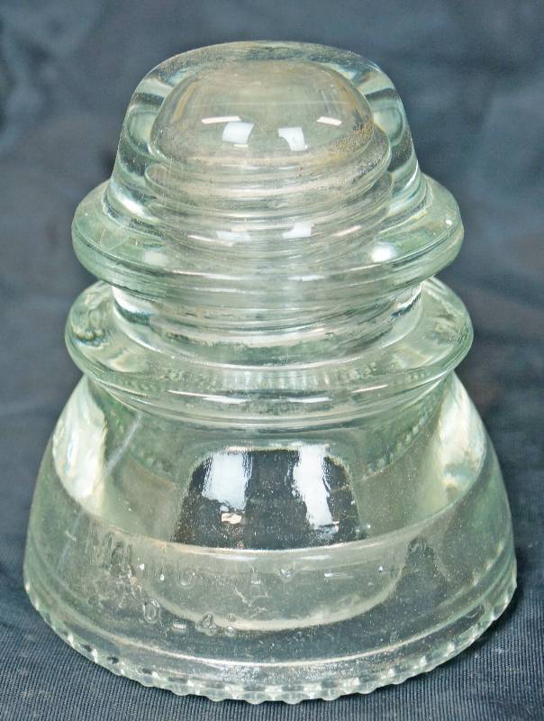 lot 1032 image: Light Green Glass Power Line Insulator - Hemingray - Vintage 42  0_4
