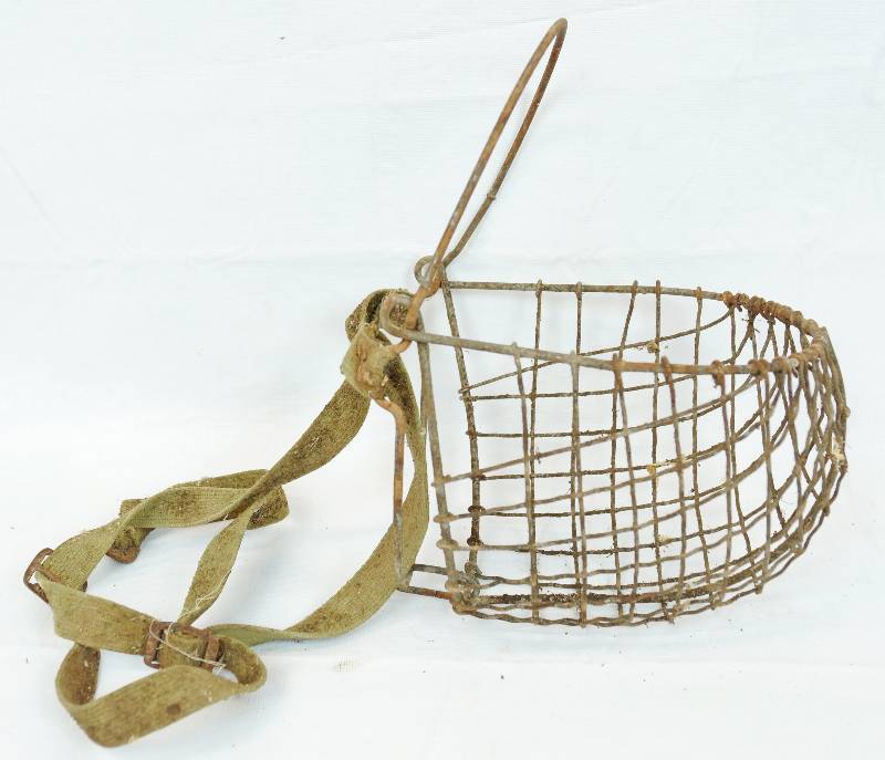 lot 1050 image: Vintage Horse  Cow Muzzle - Large