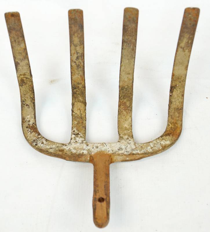 lot 1067 image: Vintage Potato Fork
