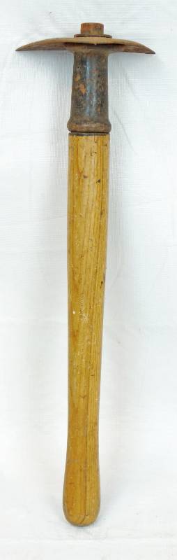 lot 1086 image: Vintage Pic Hoe - Wow, nice tool
