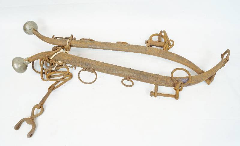 lot 1120 image: Vintage Horse Harness  - Collar