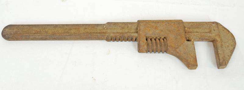 lot 1121 image: Vintage Adjustable Wrench - DIAMOND BACK HORSESHOE CO - Duluth, Minn. 15