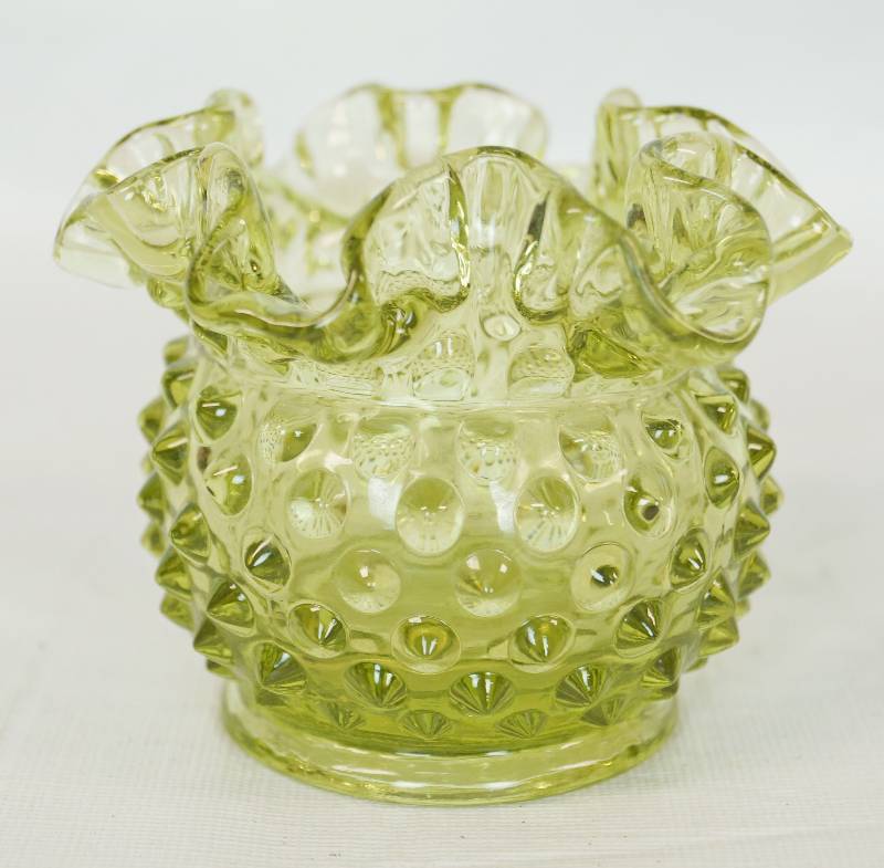 lot 1164 image: Vintage Hobnail Ruffled Edge Vase - Believed to be Fenton
