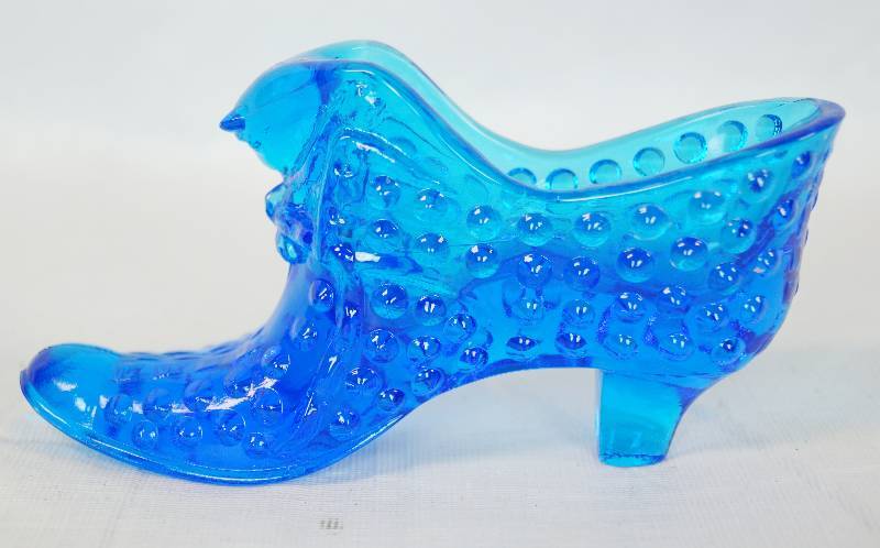 lot 1165 image: Vintage Blue Glass Hobnail Shoe Believed to be Fenton