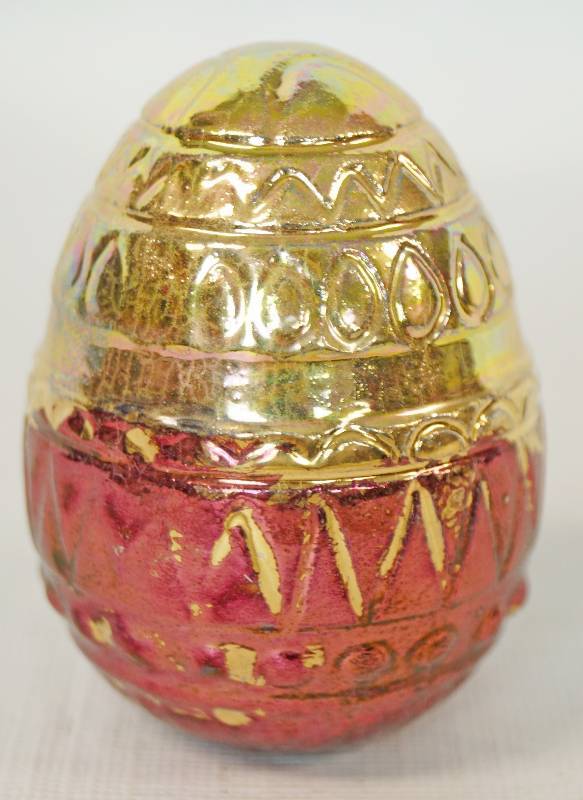 lot 1180 image: Decorative Ceramic Egg - Neat