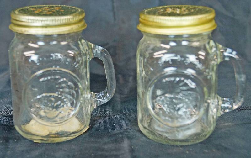 lot 1133 image: Golden Harvest Mason Jar Salt and Pepper Shaker Set - Neat