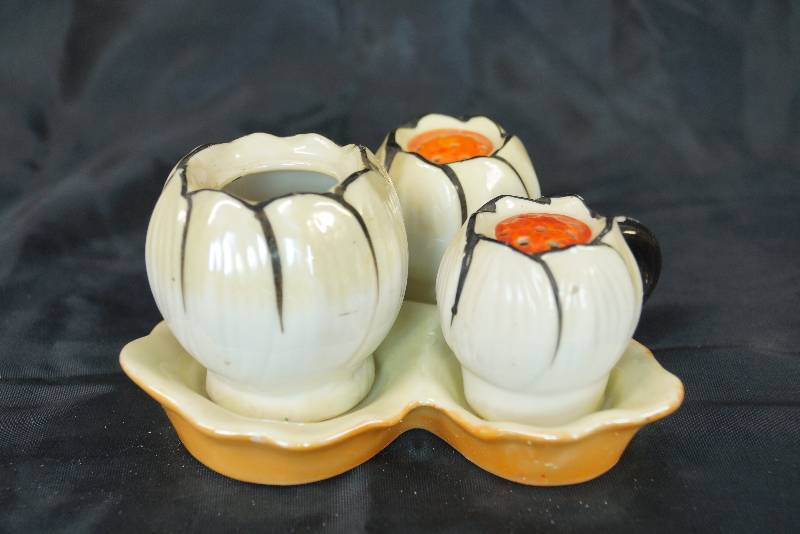 lot 1135 image: GOLDCASTLE - Handpainted Salt and Pepper Shaker Set with Toothpick Holder and Tray - Made in Japan  JHIKUSA - Neat