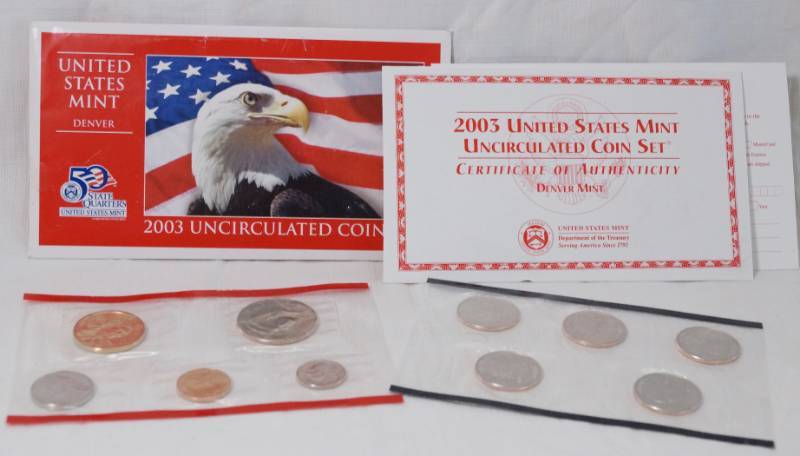 lot 1229 image: 2003 - Uncirculated Coin Set US Mint - 5 Quarters and Regular Coins - Denver Mint Marks - Sealed - with Original Envelope w papers