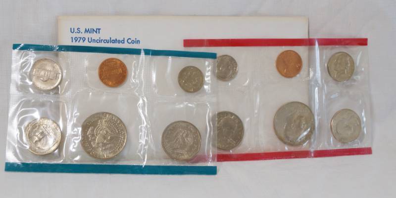 lot 1236 image: 1979 - Uncirculated Coin Set US Mint - D & P Mint Marks - Sealed - with Original Envelope