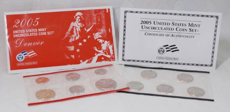 lot 1240 image: 2005 - Uncirculated Coin Set US Mint - 5 Quarters and Regular Coins - Denver Mint Marks - Sealed - with Original Envelope w papers