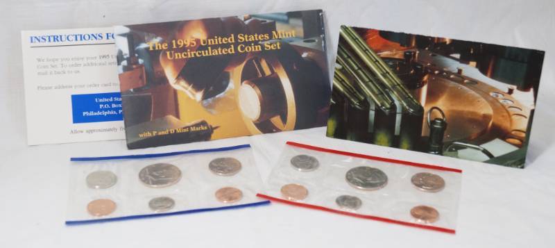 lot 1241 image: 1995 - Uncirculated Coin Set US Mint - D & P Mint Marks - Sealed - with Original Envelope w papers