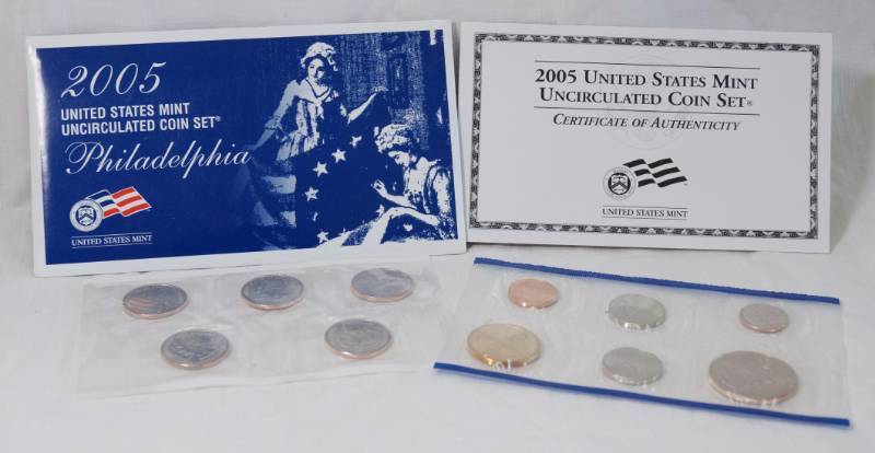 lot 1247 image: 2005 - Uncirculated Coin Set US Mint - 5 Quarters and Regular Coins - Philadelphia Mint Marks - Sealed - with Original Envelope w papers