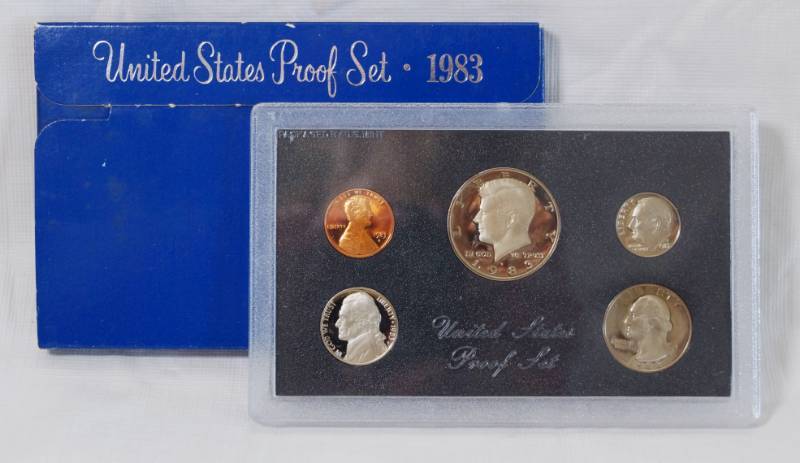 lot 1248 image: 1983 US Mint United States Proof Set - sealed in plastic case w original envelope