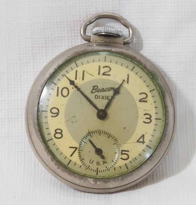 lot 1256 image: Beacon Dixie Watch - runs but needs cleaned
