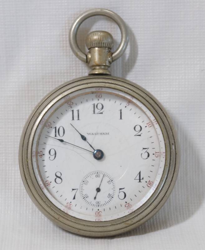 lot 1260 image: Early 1900s Waltham Pocket Watch