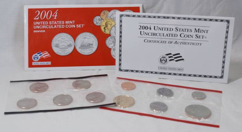 lot 1273 image: 2004 - Uncirculated Coin Set US Mint - 5 Quarters and Regular Coins - Denver Mint Marks - Sealed - with Original Envelope w papers