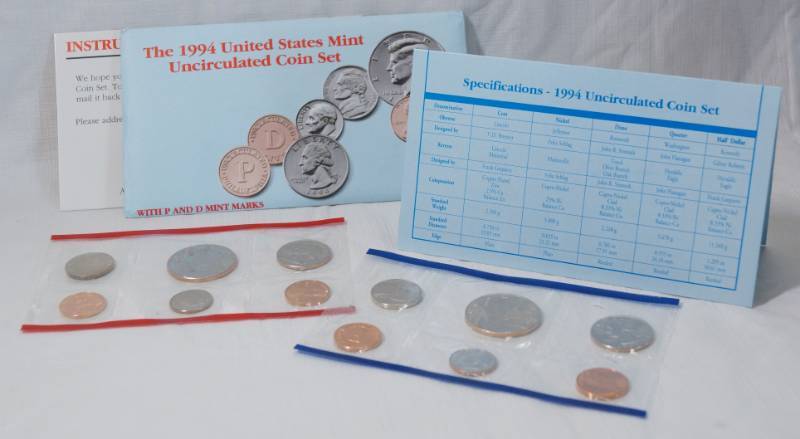 lot 1277 image: 1994 - Uncirculated Coin Set US Mint - D & P Mint Marks - Sealed - with Original Envelope w papers