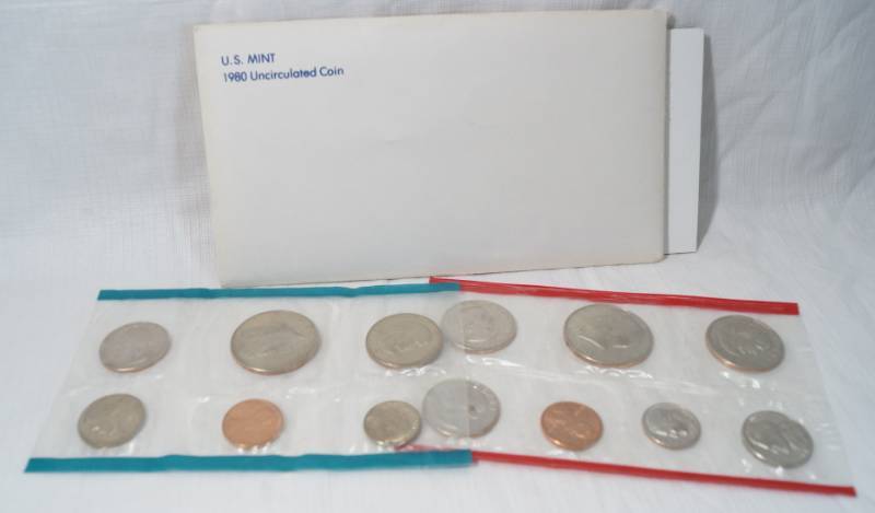lot 1281 image: 1980 - Uncirculated Coin Set US Mint - Sealed - with Original Envelope D&P