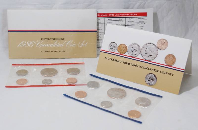 lot 1292 image: 1986 - Uncirculated Coin Set US Mint - D & P Mint Marks - Sealed - with Original Envelope w papers