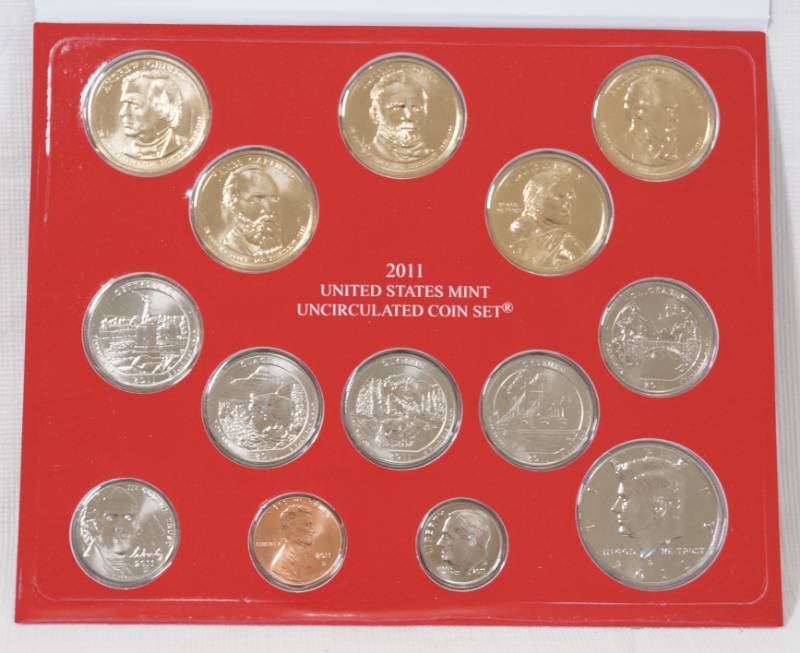 lot 1319 image: 2011 United States Mint - Uncirculated Coin Set - Sealed - Denver - In folder with COA Specs