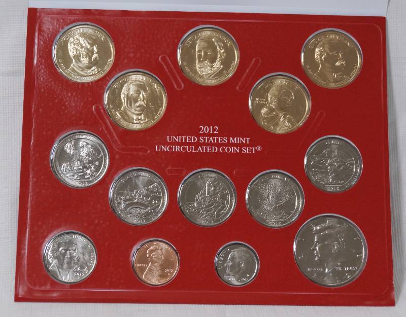 lot 1324 image: 2012 United States Mint - Uncirculated Coin Set - Sealed - Denver - In folder with COA Specs