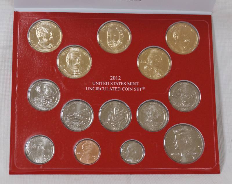 lot 1326 image: 2012 United States Mint - Uncirculated Coin Set - Sealed - Denver - In folder with COA Specs
