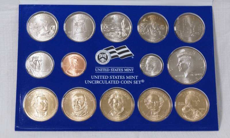 lot 1332 image: 2008 United States Mint - Uncirculated Coin Set - Sealed - Philadelphia - In folder with COA Specs