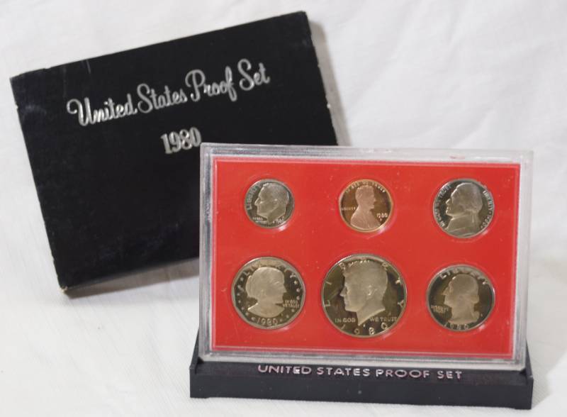 lot 1201 image: 1980 United States Proof Set - Coin Set - Sealed - with Case w Box & Stand