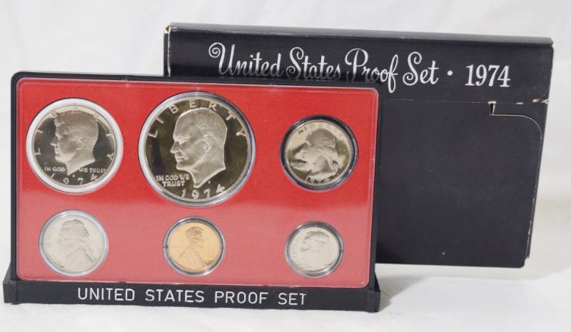lot 1203 image: 1974 United States Proof Set - Coin Set - Sealed - with Case w Box & Stand