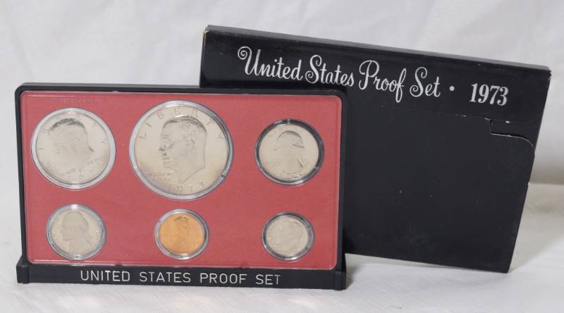 lot 1206 image: 1973 United States Proof Set - Coin Set - Sealed - with Case w Box & Stand