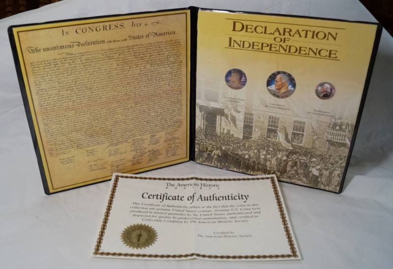 lot 1210 image: The Presidents Collection - 1976 Bicentennial Dollar, Quarter & Half Dollar - Set in Folder