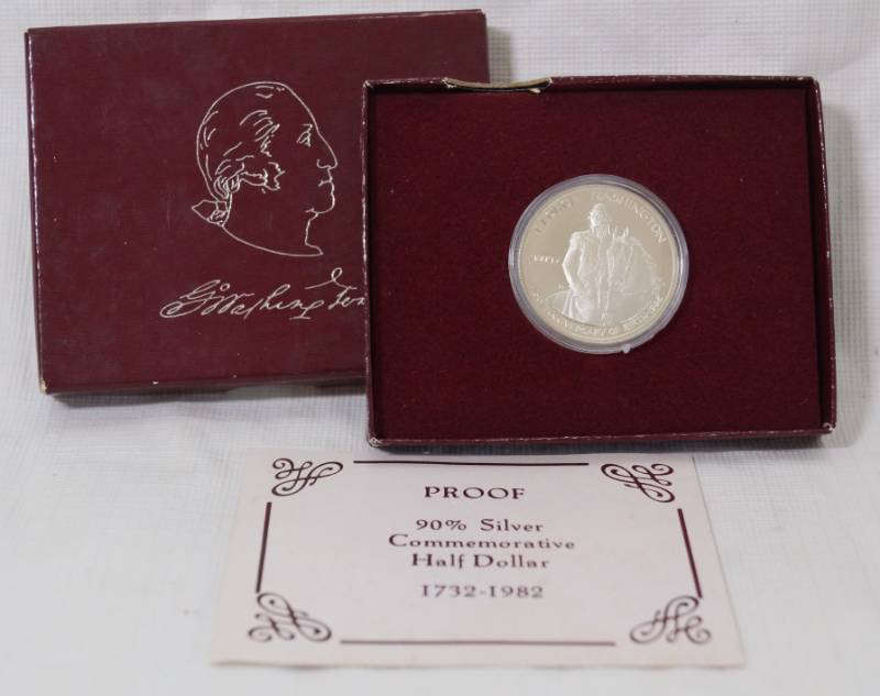 lot 1218 image: Presidential Dollar Collection - George Washington -90% Silver Commemorative Half Dollar 1732-1982 - in plastic w box