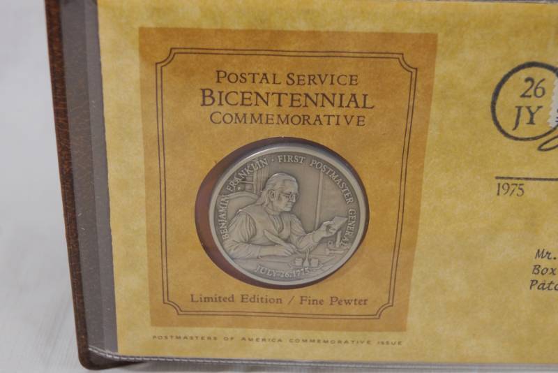 lot 1219 image: Postal Service Bicentennial Commemorative Coin - Fine Pewter w info card, case and Franklin Mint Letter