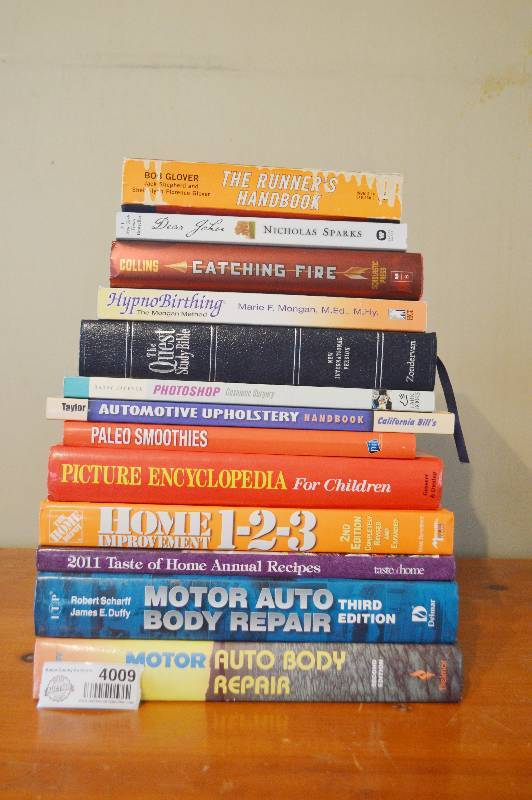 lot 4009 image: 13 Books