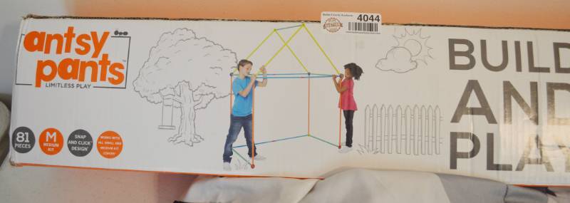 lot 4044 image: Antsy Pants Medium Kit with Playhouse tent
