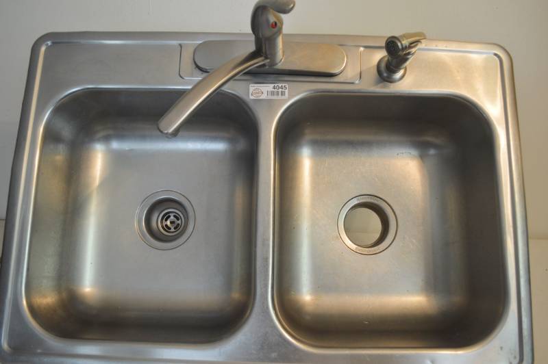 lot 4045 image: Kitchen Sink with Faucet