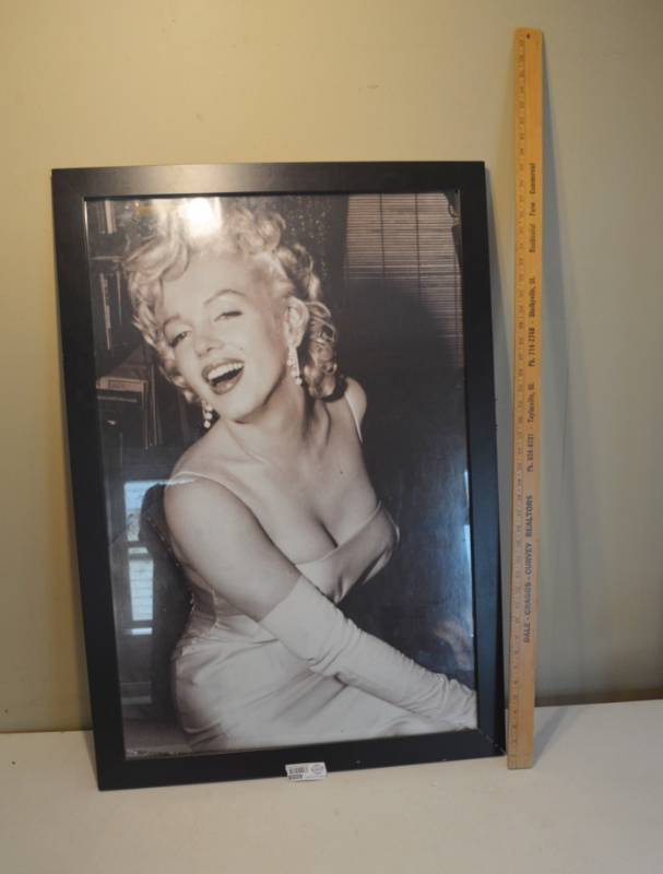 lot 4059 image: Marilyn Monroe Picture in Frame 39.5 T x 27 W