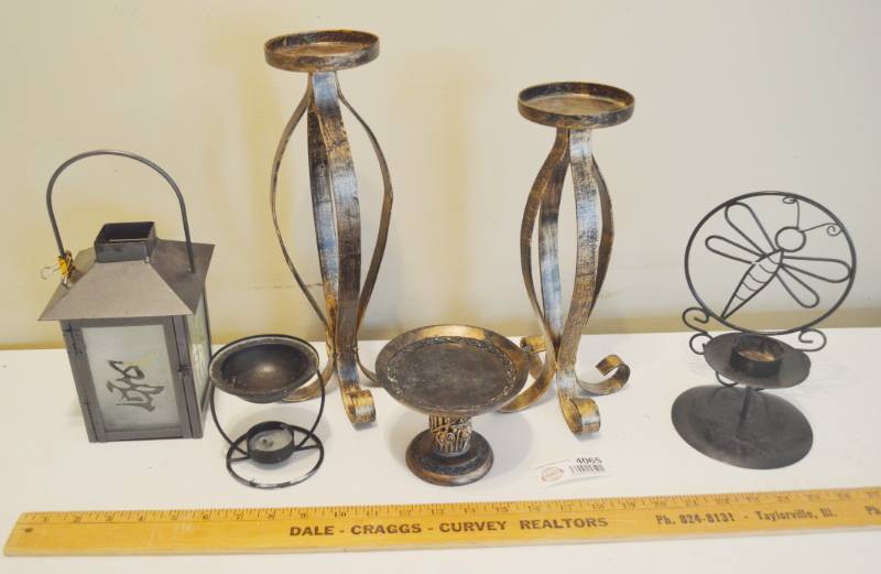 lot 4065 image: Candle Holder Lot