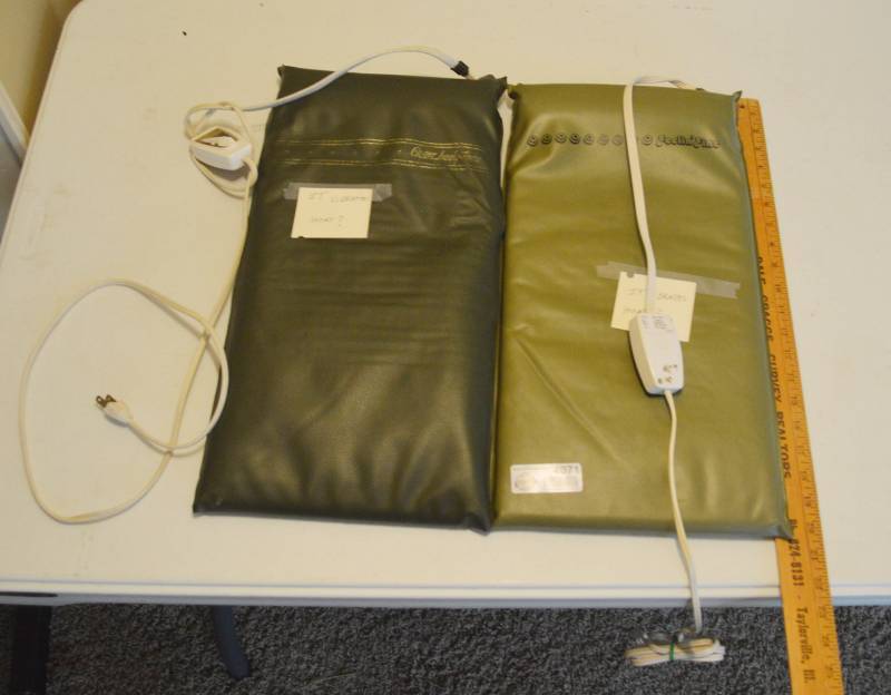 lot 4071 image: Massage and Heat Pad. Massage Works. Heat Un-Tested