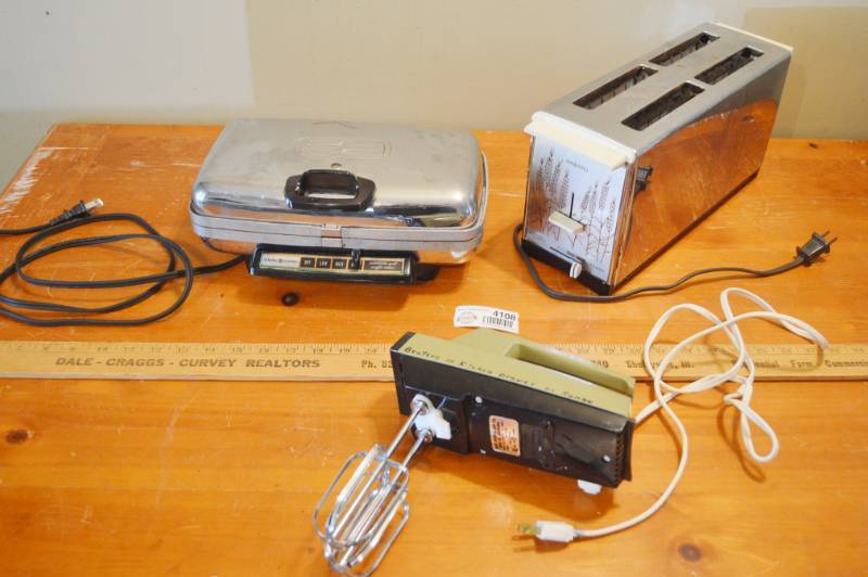 lot 4108 image: 4 Slice Toaster, Waffle maker, Hand Mixer (All Work)