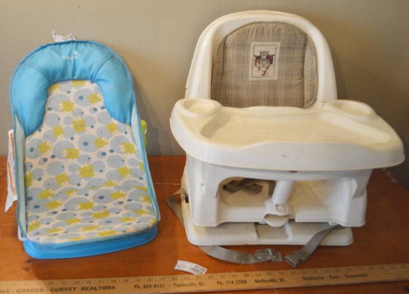 lot 4120 image: Baby Bath Seat and Portable High Chair