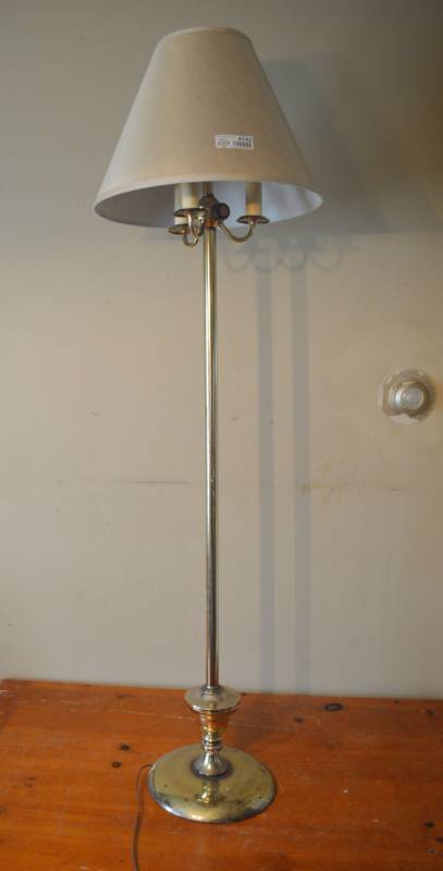 lot 4142 image: Floor Lamp and Table Lamp. Both Work. No Bulbs