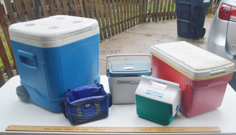 lot 4157 image: Lot of Coolers
